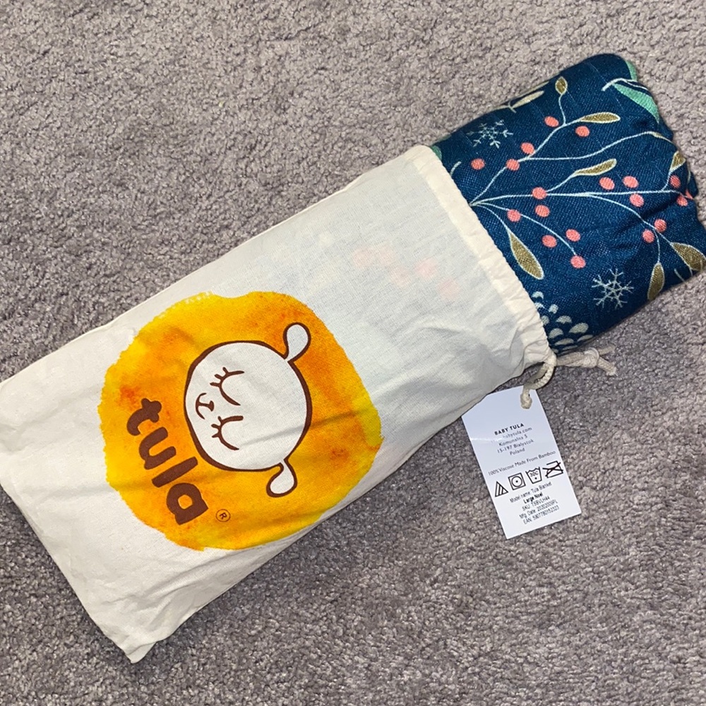 NWT Tula Cuddle Me Baby Large Throw Blanket - “Noel” print as shown in pictures